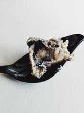 Load image into Gallery viewer, Gourmand. Natural perfume fixative.