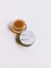 Load image into Gallery viewer, Pisces ♓︎ natural perfume. tahitian lime, jasmine, ylang, elemi, resins sumatra, papyrus. March 2025
