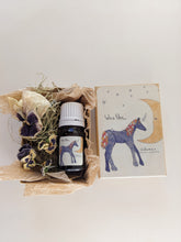 Load image into Gallery viewer, Unicorn. natural perfume. white flowers, orange blossom, oakmoss, roots and starfruit. December 2022