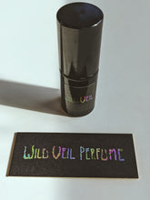 Load image into Gallery viewer, Lovers ♊︎ natural perfume. botanical tarot fragrance. anise and violet. June 2025
