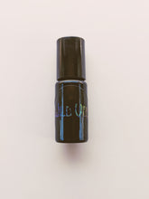 Load image into Gallery viewer, Star ♒︎ natural tarot perfume. handmade gardenia jasminoides extrait, musk, orris, black figs. February 2023