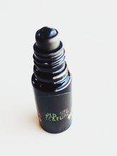 Load image into Gallery viewer, Nuummite. natural fragrance. bushman candle, black hojari, incienso peru, copal. October 2021