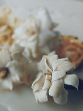 Load image into Gallery viewer, Gardenia, Wild Poplar Bud and Bushman Candle Enfleurage.