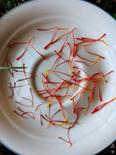 Load image into Gallery viewer, Gardenia, Saffron and Hunza Raisin Enfleurage.