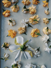 Load image into Gallery viewer, Gardenia and Bushman Candle Enfleurage.