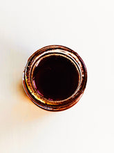 Load image into Gallery viewer, Nuummite. natural fragrance. bushman candle, black hojari, incienso peru, copal. October 2021