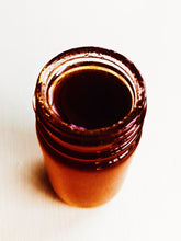 Load image into Gallery viewer, Nuummite. natural fragrance. bushman candle, black hojari, incienso peru, copal. October 2021