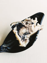 Load image into Gallery viewer, Gourmand. Natural perfume fixative.