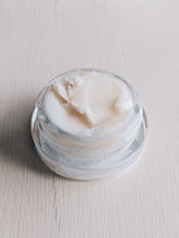 Load image into Gallery viewer, Powdery. Natural perfume fixative.