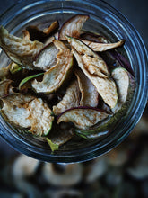 Load image into Gallery viewer, Mălum Mālum. an adult apple scent for The Fall. September 2025