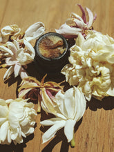 Load image into Gallery viewer, Jasmine Sambac Soliflore. Concentrated Jasminum sambac natural perfume with in house aromatic extracts. Creamy white petals. Golden nectar. Soft tea. Honey. Warm skin. Tropical fruit. June 2026